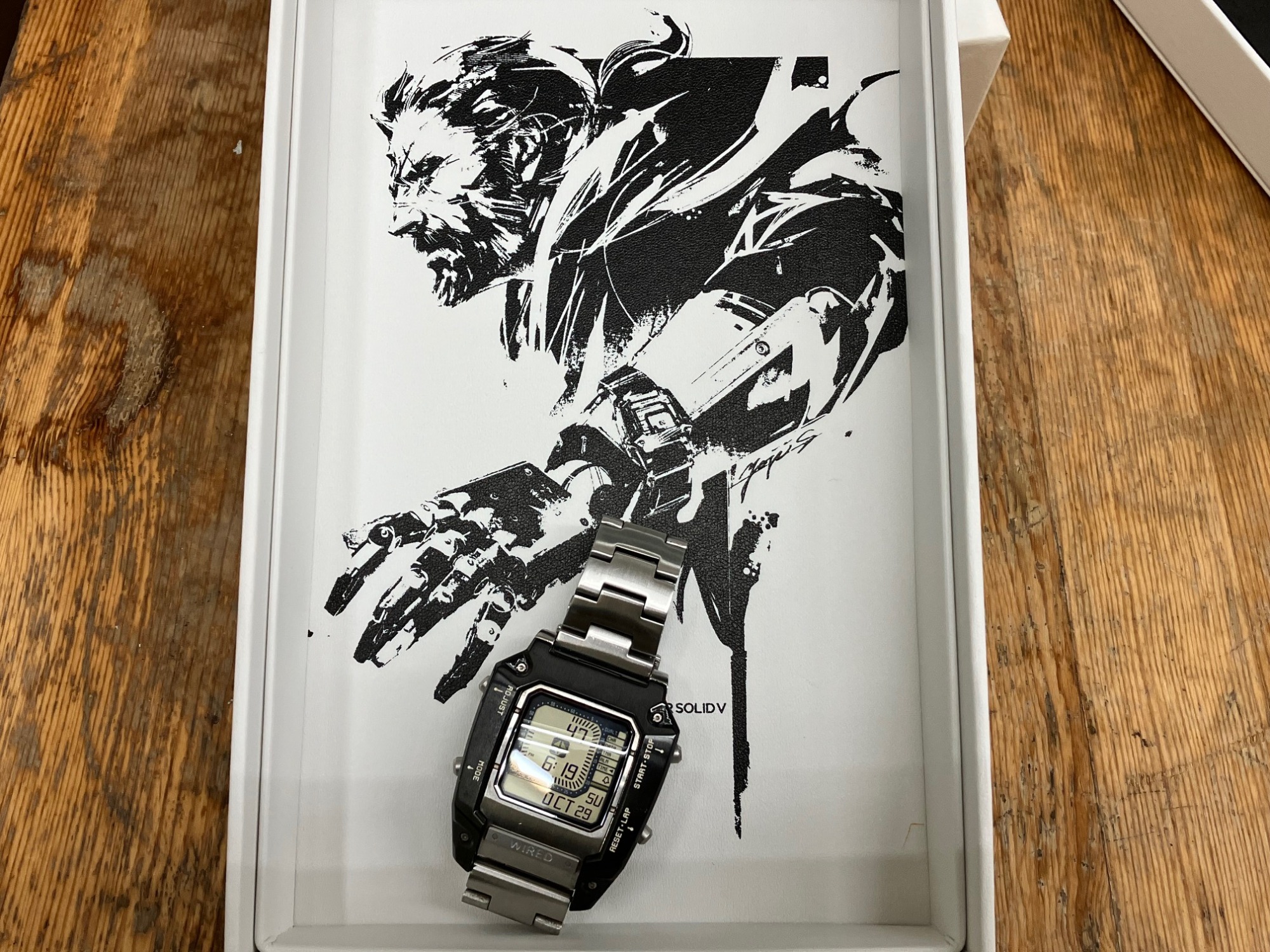 超希少品！2500個限定モデル WIRED×MGS5コラボ デジボーグ 入荷