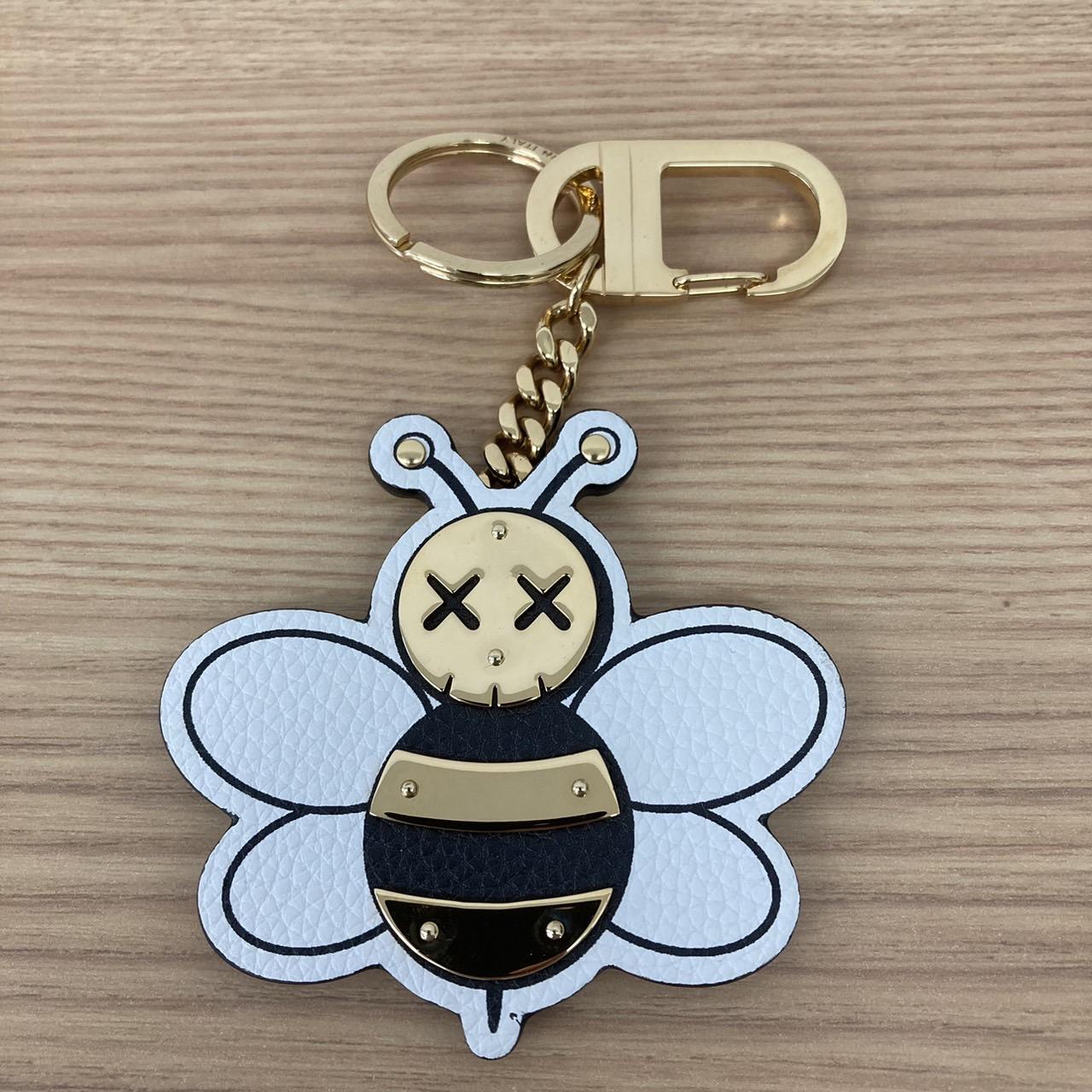 ブランド品高価買取・質のTRIANGLE【Dior×KAWS 2019SS Bee Key Ring
