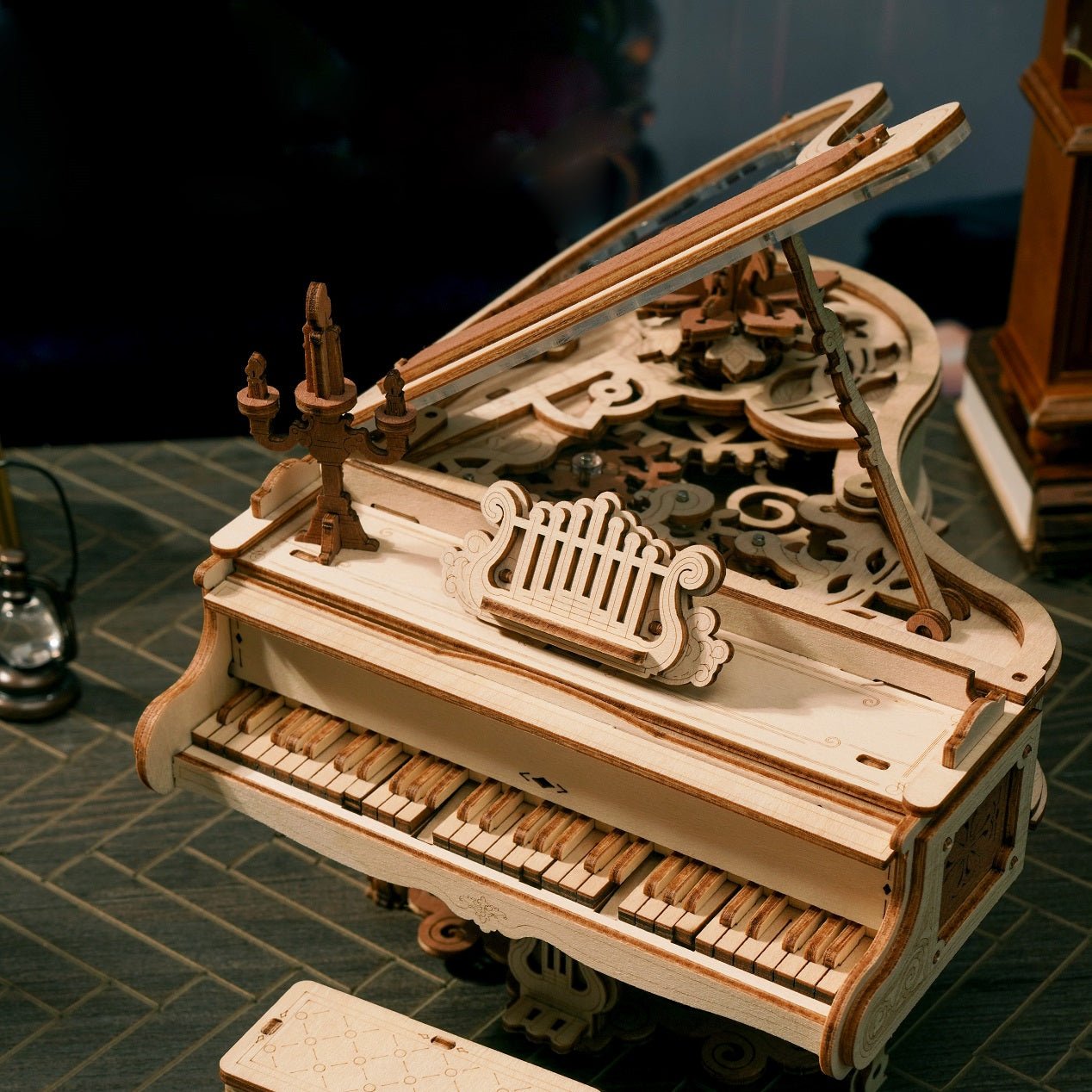 AMK81 魔法のピアノ