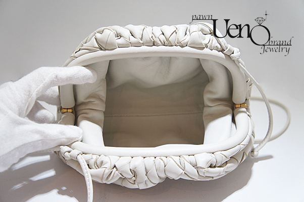 Sold Out－【BOTTEGA VENETA ボッテガヴェネタ】ミニポーチ（チョーク