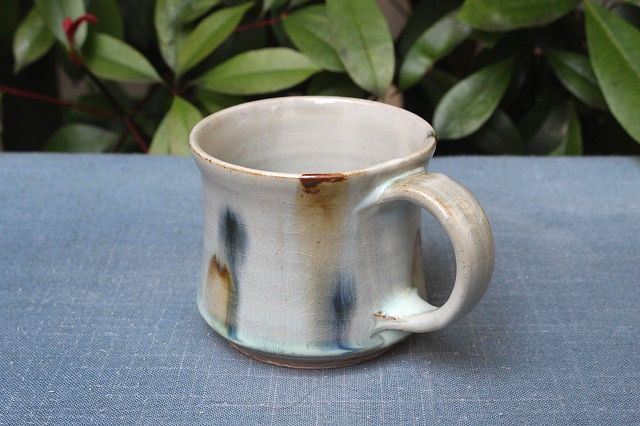 島根県松江市の袖師窯（尾野友彦）のマグ大2色 うつわ家膳｜人気作家