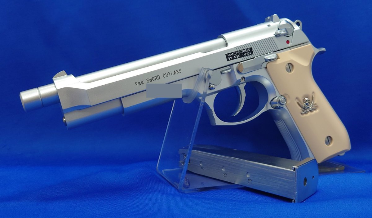 待望の再生産！ブラックラグーン20周年記念復刻モデル！ | ホビー