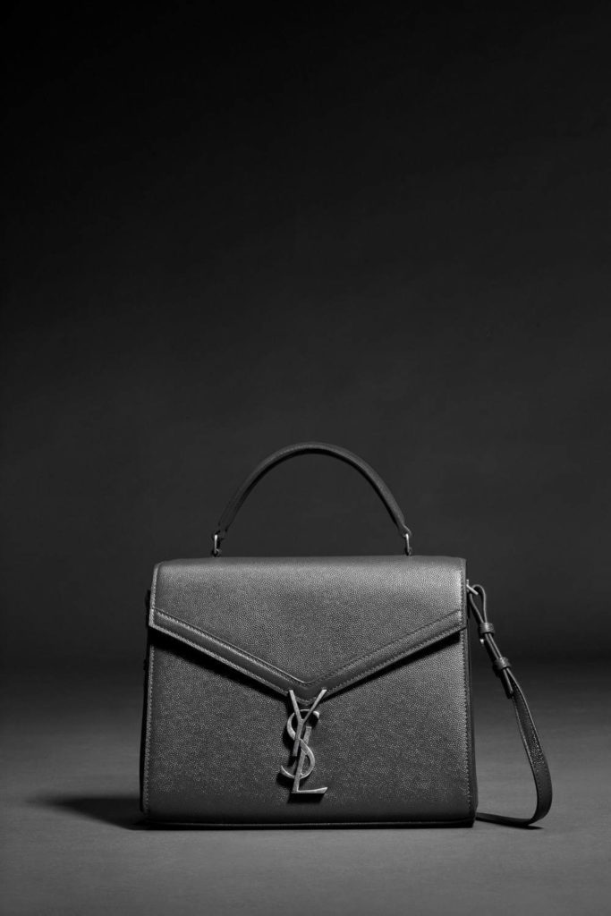 サンローランから、新作“カサンドラ”ロゴのチェーンバッグやクラシカル
