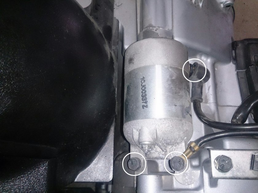 シグナスX-SR SE44J（1YP）のセルモーター交換 - 自動車バッテリー