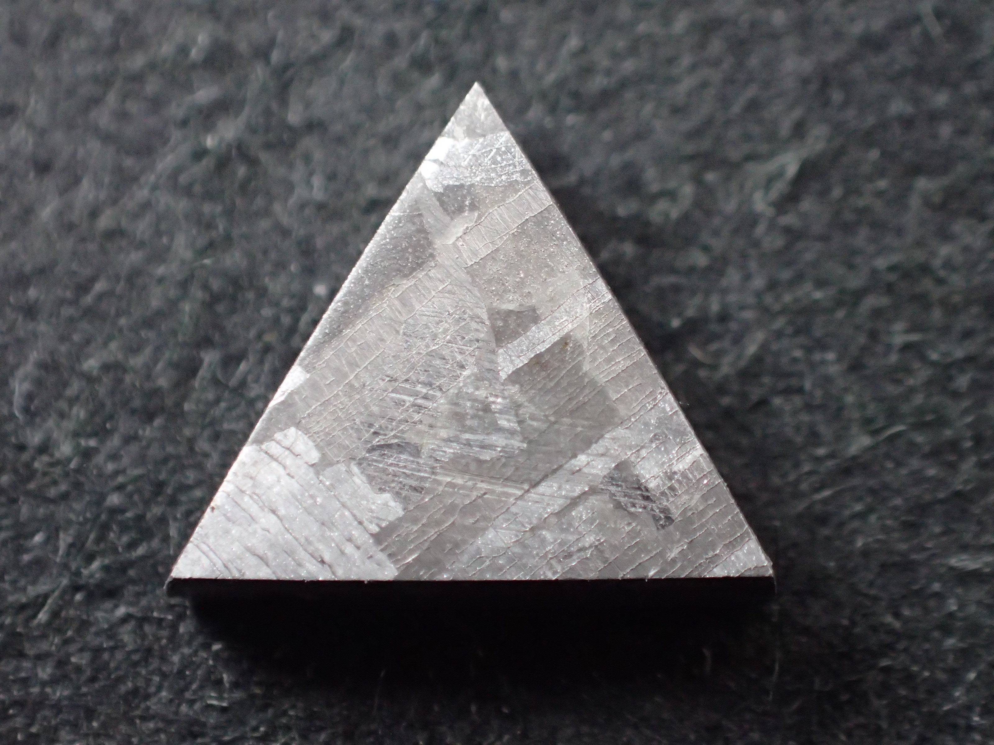 最高品質ギベオン隕石(Gibeon Meteorite) 落下地 ： Great Namaqualand