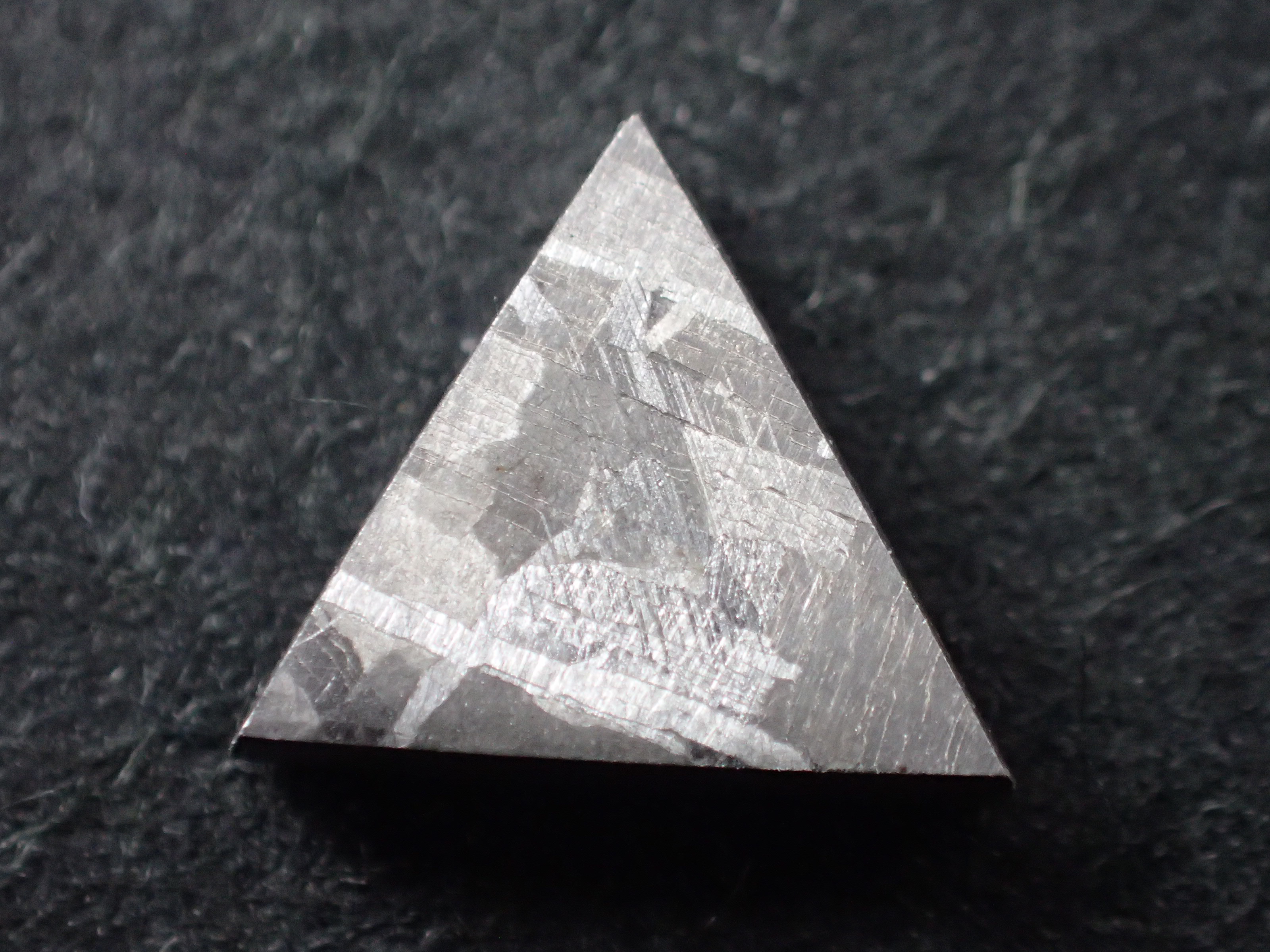 最高品質ギベオン隕石(Gibeon Meteorite) 落下地 ： Great Namaqualand