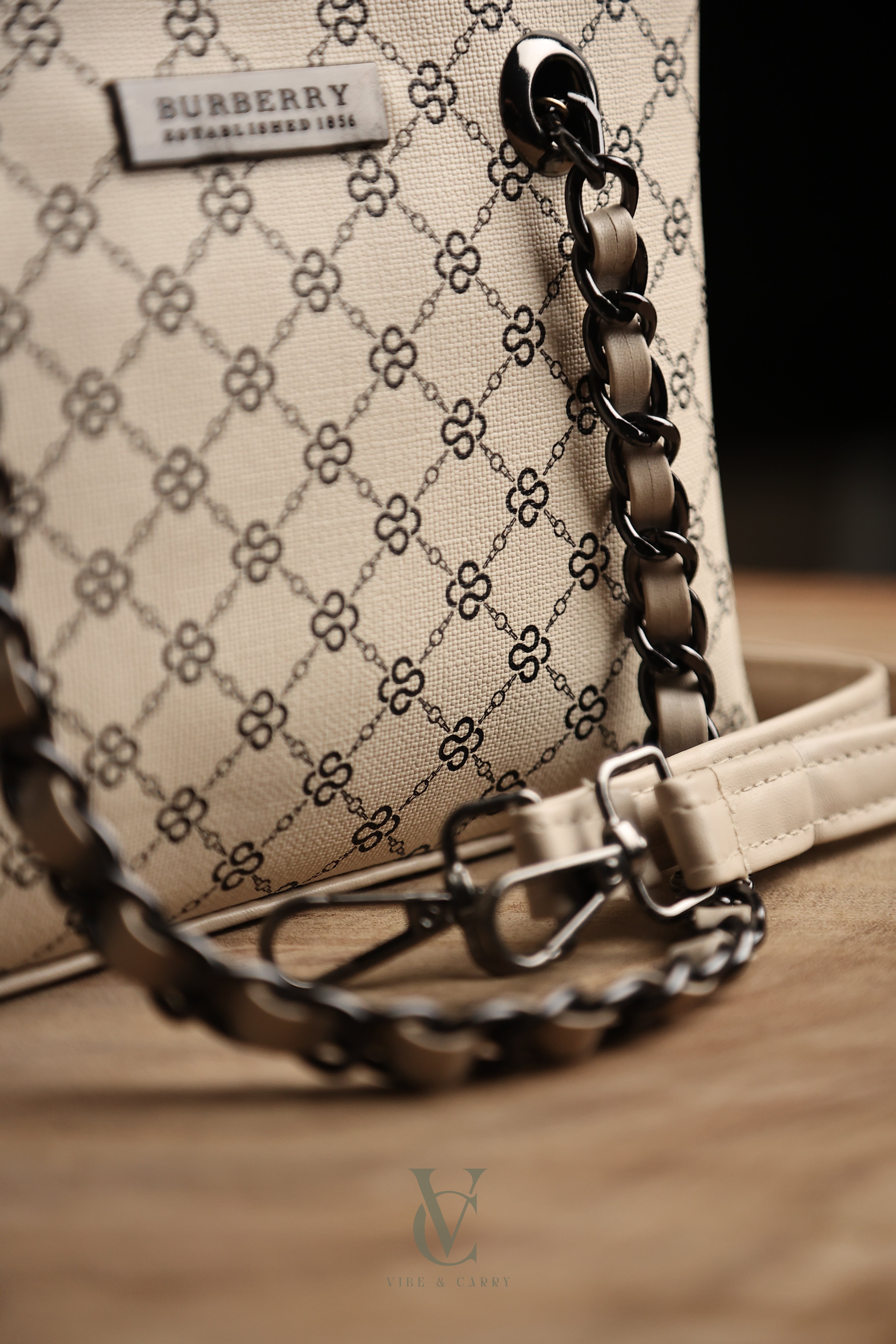 Burberry Cream Dual Zip Classic – Vibe and Carry