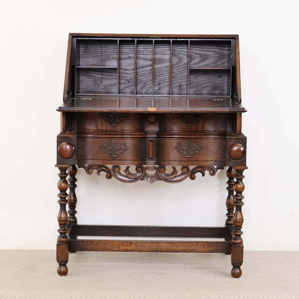 優雅な彫刻が彩る♪ ライティングビューロー VC113-291 – アンティーク