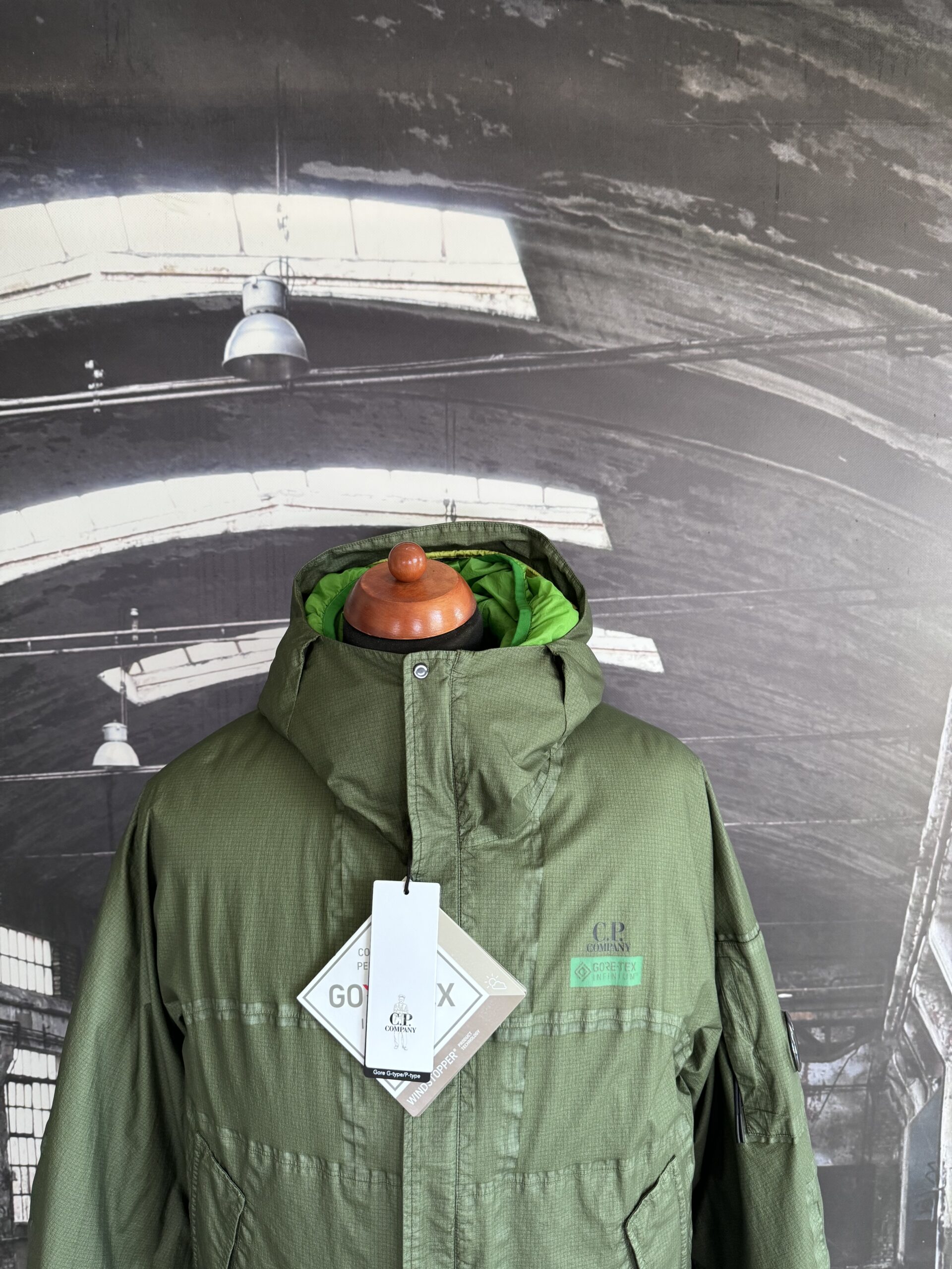 C.P. COMPANY GORE G TYPE LENS JACKET - X Clothing