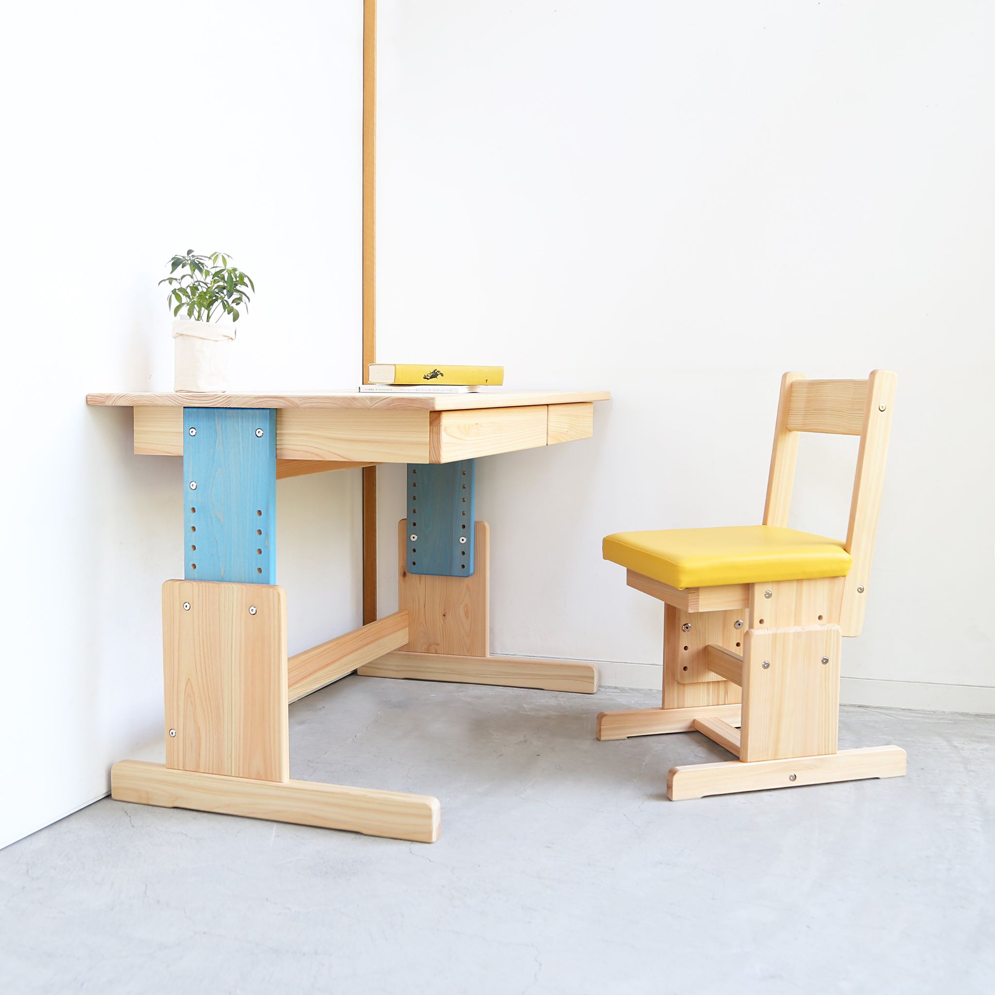 暮らしに合ったデザインは？キシルの学習机を一挙に紹介します