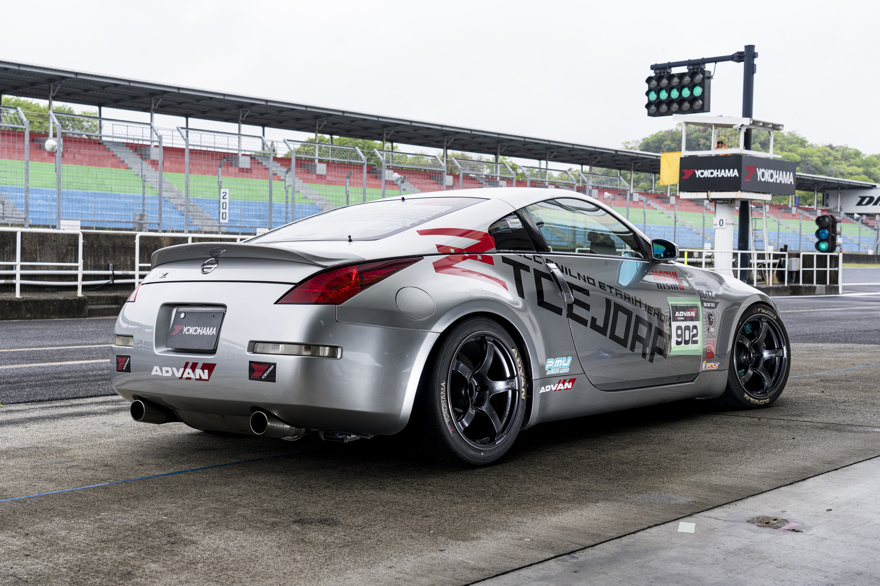 NISSAN FAIRLADY Z [Z33] 2005y / レーシングドライバー 平手晃平 選手