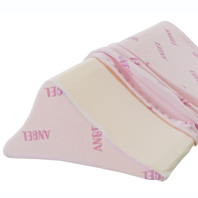 送料無料】エンゼルの介護用品[洗えるフィット三角柱クッション2/1312