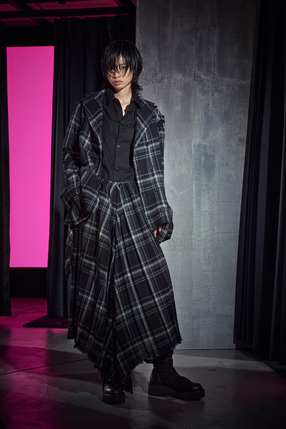 AUTUMN/WINTER 2025-26 | Yohji Yamamoto (ヨウジヤマモト) Official Site