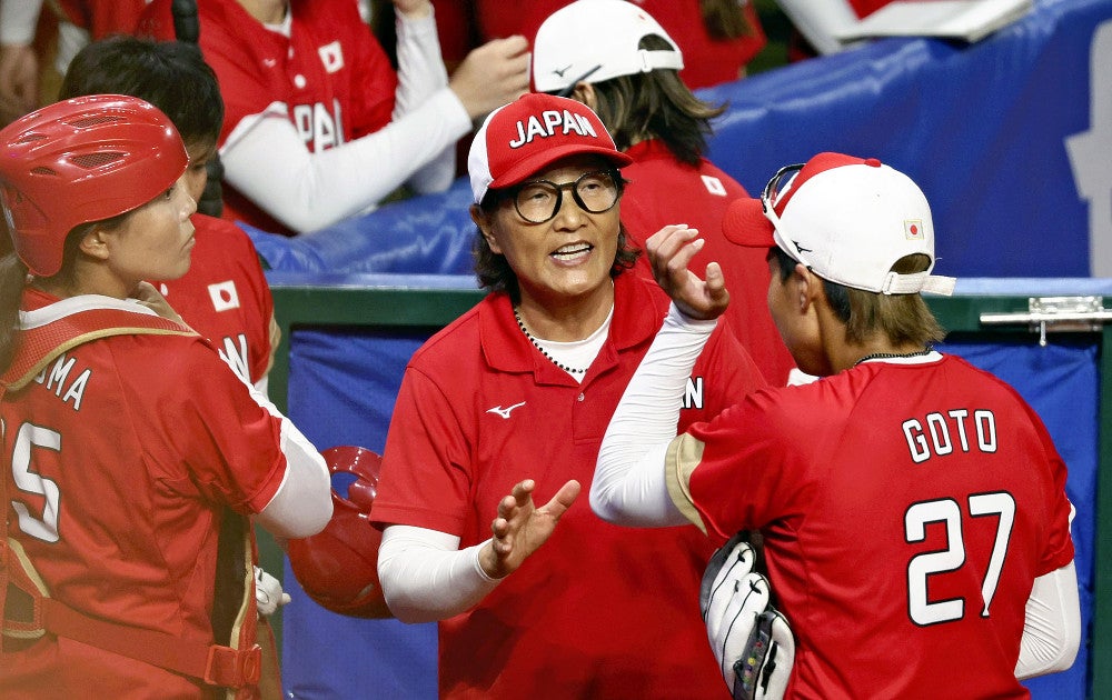 ソフトボール女子日本代表監督に宇津木麗華氏、東京オリンピックで「金