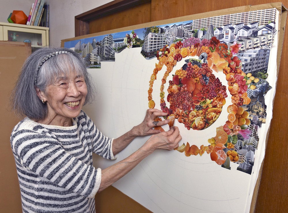 巨大コラージュ、よく見ればチラシ…切り取りアート 79歳の創作 : 読売新聞
