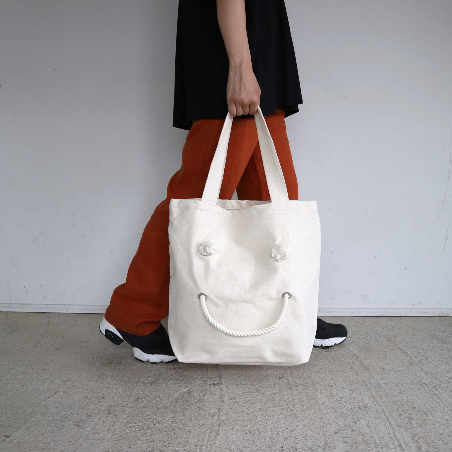 SMILE TOTE | YUKI