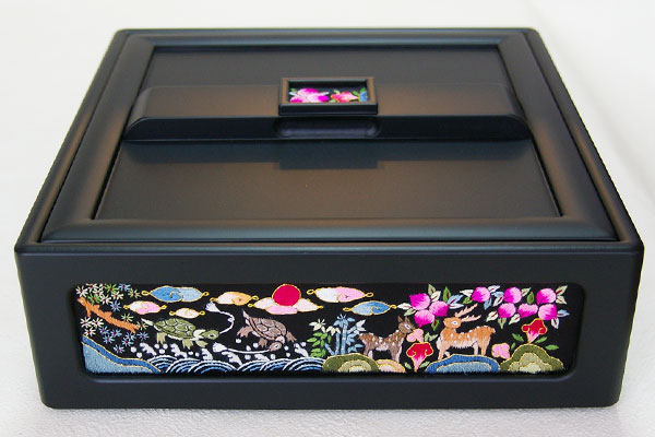漆手刺繍ソーイングボックス、針箱-黒十長生 裁縫道具 夢市場本店