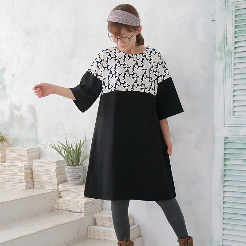 胸元の浮彫花シルエット柄＊モノトーンアーガイル柄＊切り替え＊A