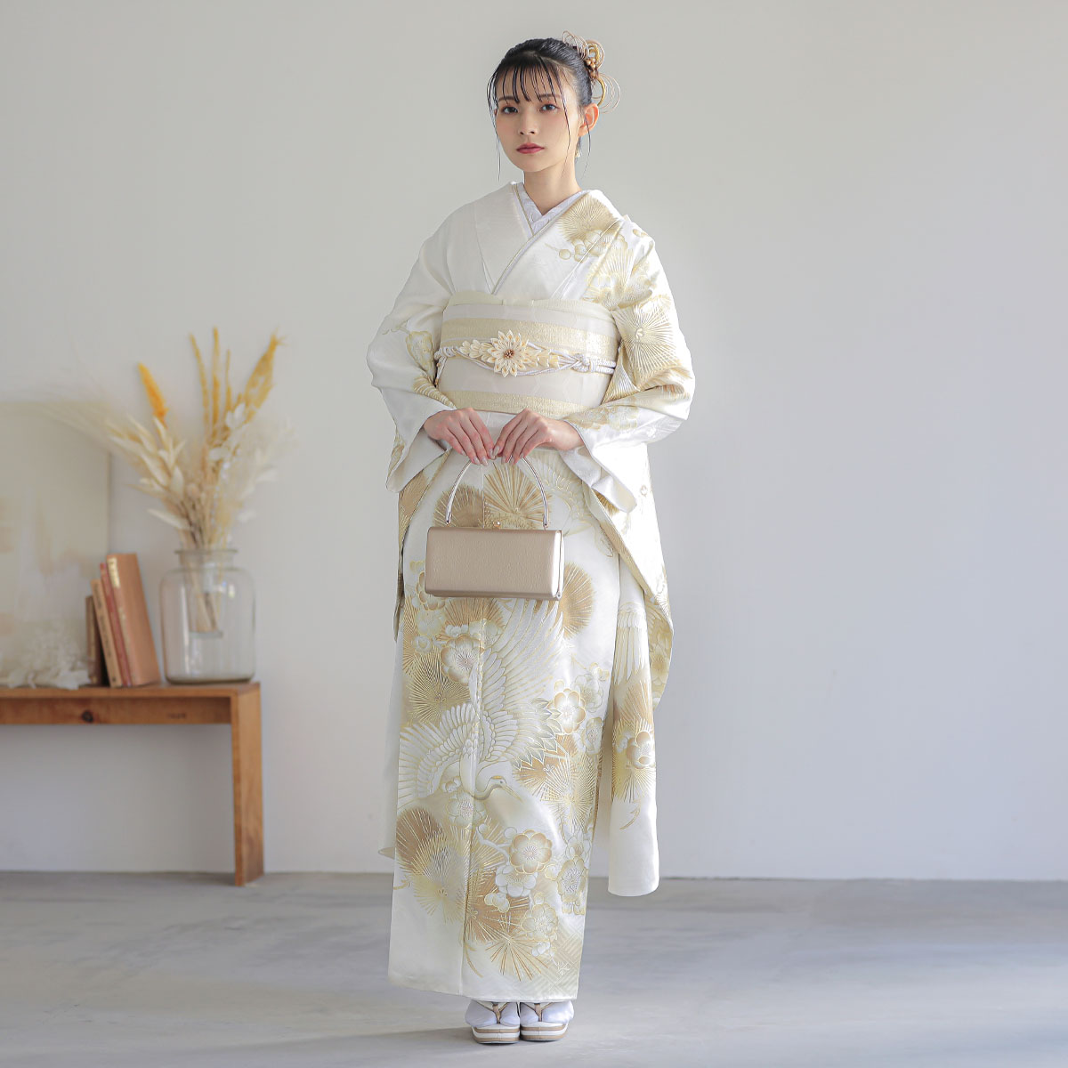 振袖： R2130白金 鶴に松梅