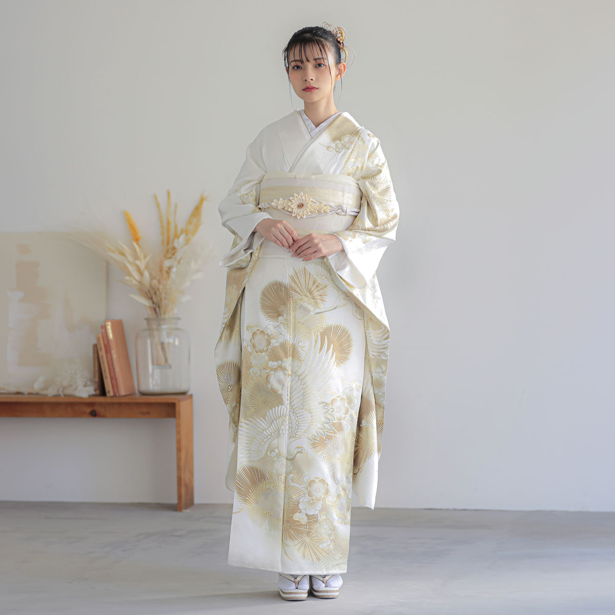 振袖： R2130白金 鶴に松梅