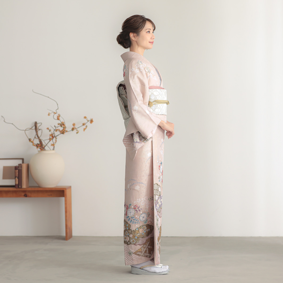 訪問着：H1041 桂由美 薄ピンク 金通し辻が花風 雲型に松川菱| 訪問着