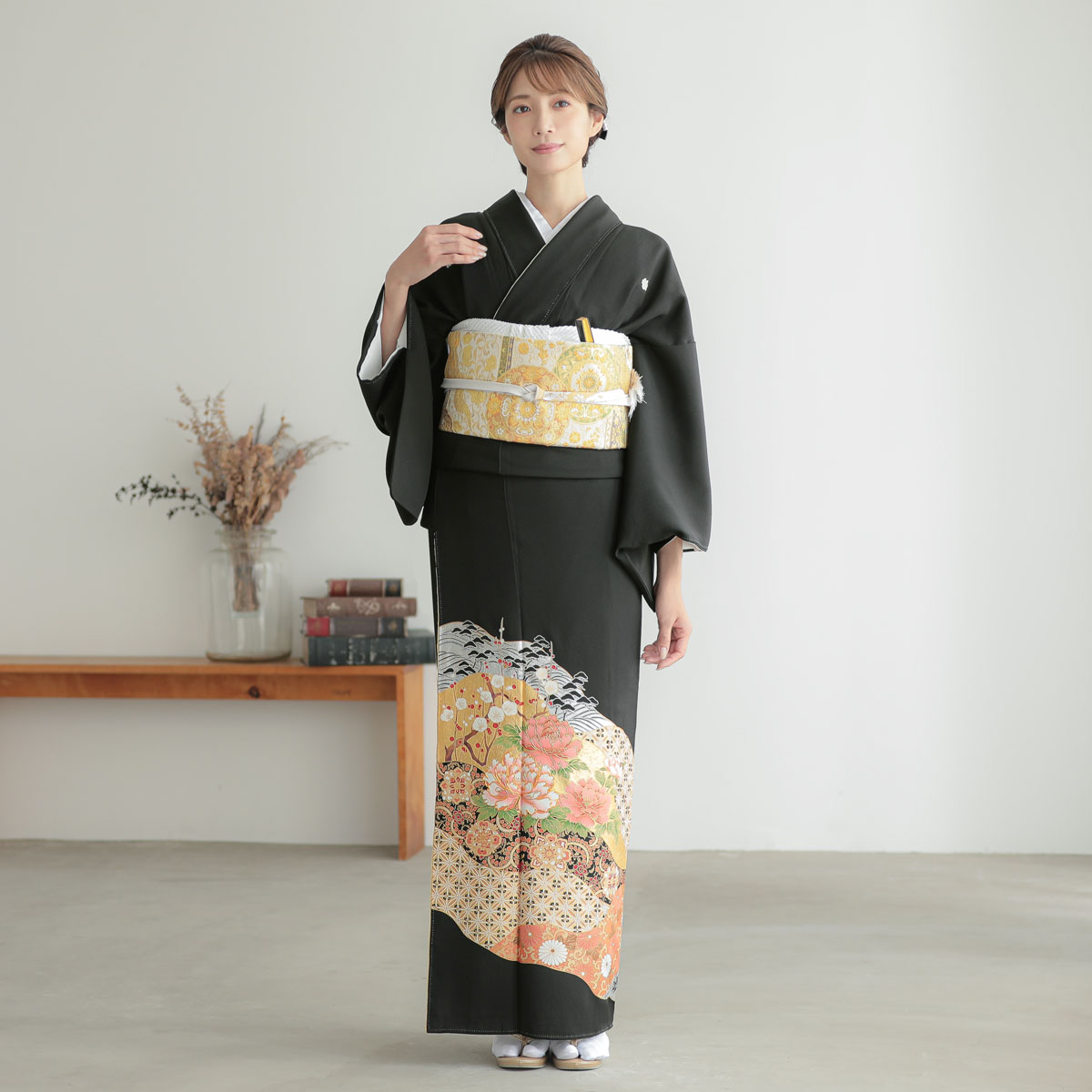 黒留袖：T422 桂由美 道長に牡丹松梅| 黒留袖レンタル │ 京都着物