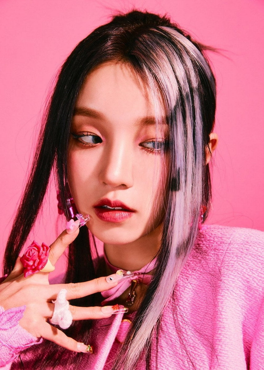 Poster - (G)I-DLE Yuqi I Feel Queencard Concept Photo K-Pop Music