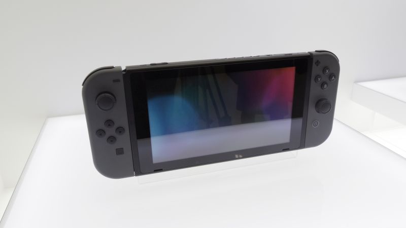任天堂が「Switch」の実機を公開、ハード仕様も明らかに | 日経クロス
