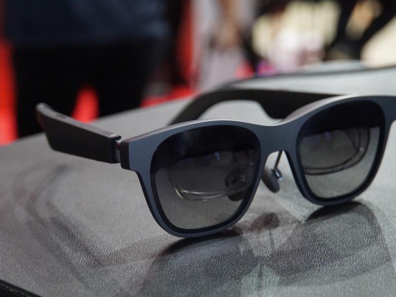 ドコモも提携 「Nreal Air」はスマートグラス市場の開拓者か？：日経