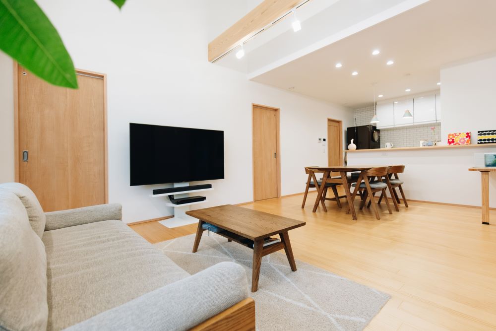 笑顔が集まり絆も深まるセンターリビングの明るい住まい | 鹿児島で