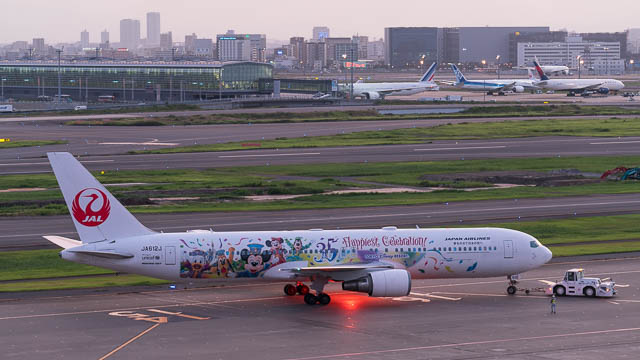 35周年ディズニー】JALセレブレーションエクスプレスに乗りたい！運航