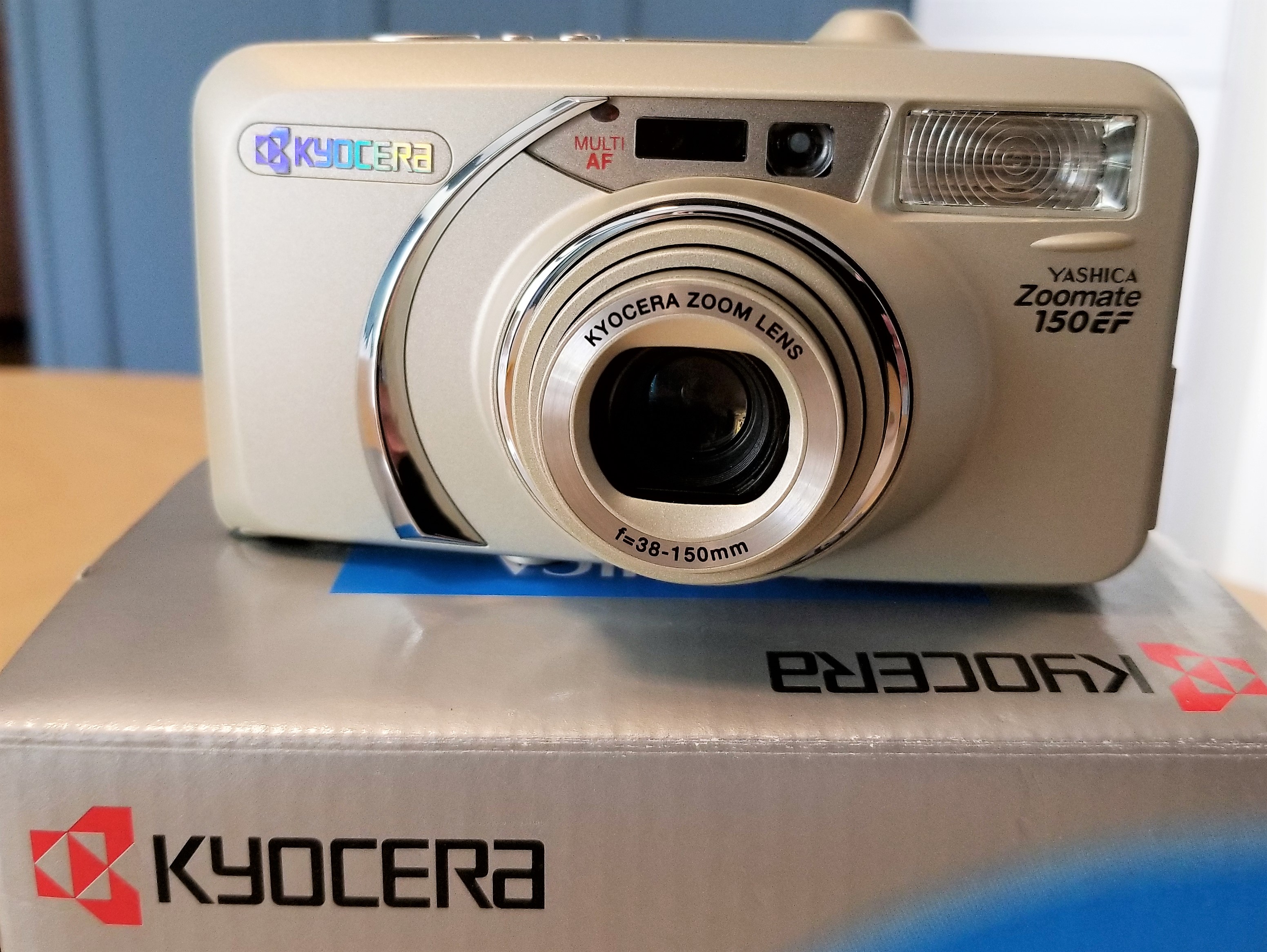 Under the radar Yashica 35mm P&S compact film camera – Yashica