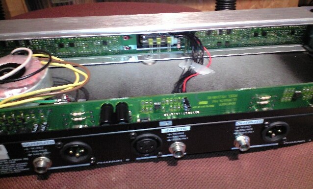 BEHRINGER ULTRAGAIN PRO MIC2200 （マイクプリアンプ） : 岸本恭一 Blog