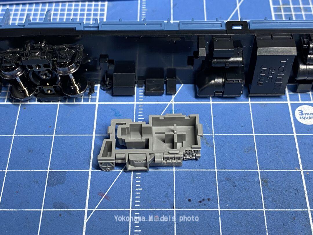 14系500番台「まりも」を弄る。発電機カバーを付けて青函トンネルを