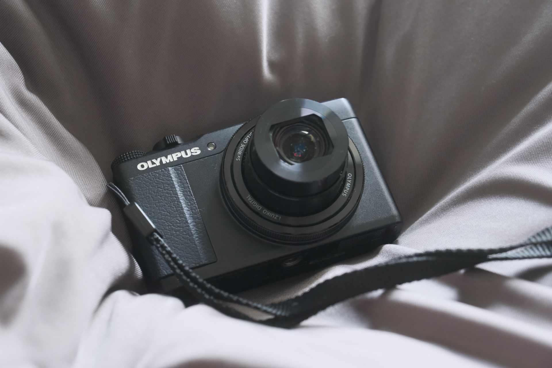 エモくも綺麗にも撮れる万能型！オリンパスXZ-10の魅力を作例と一緒に