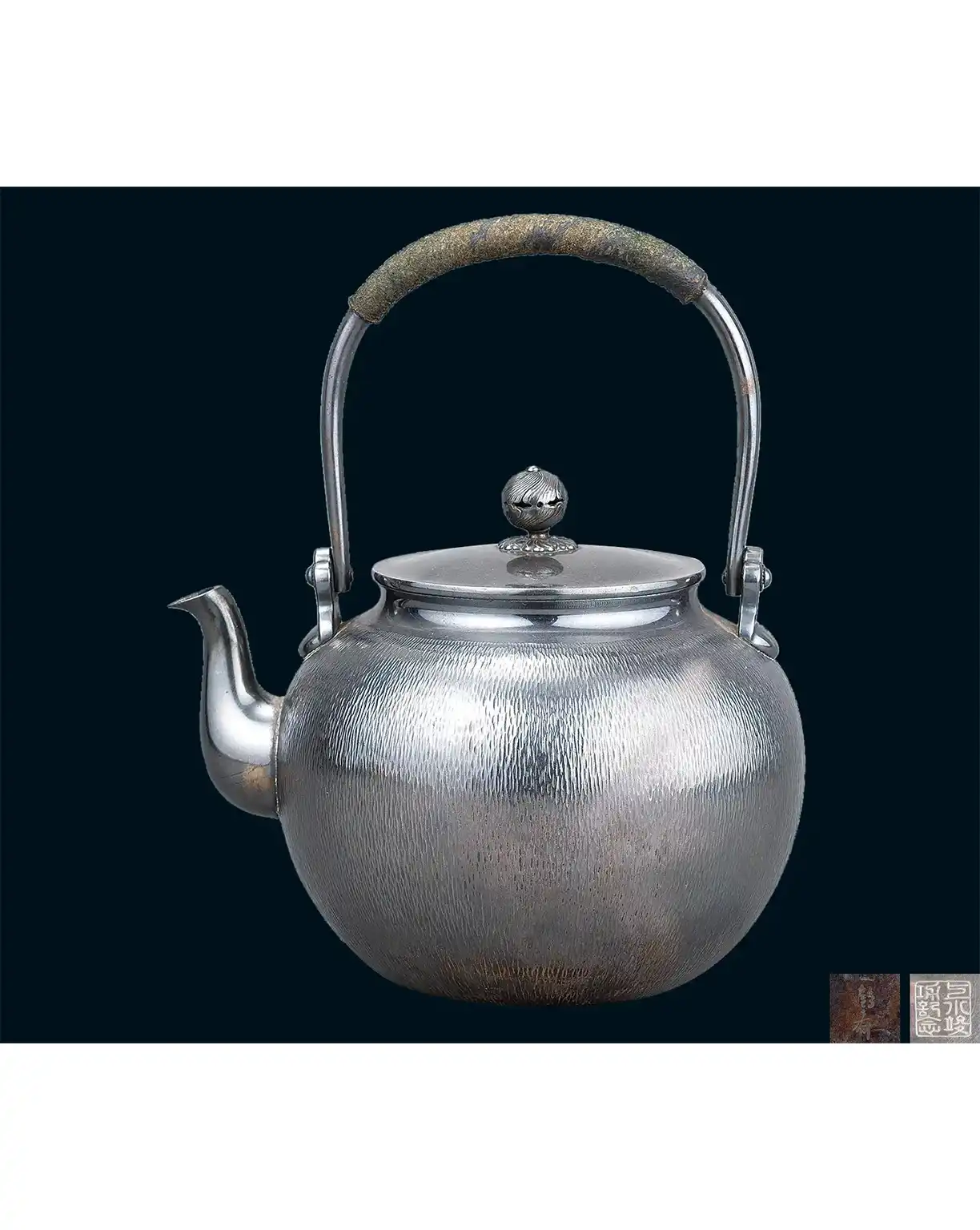 22一鶴齋造望月型槌紋銀壺- 圓國際藝術有限公司