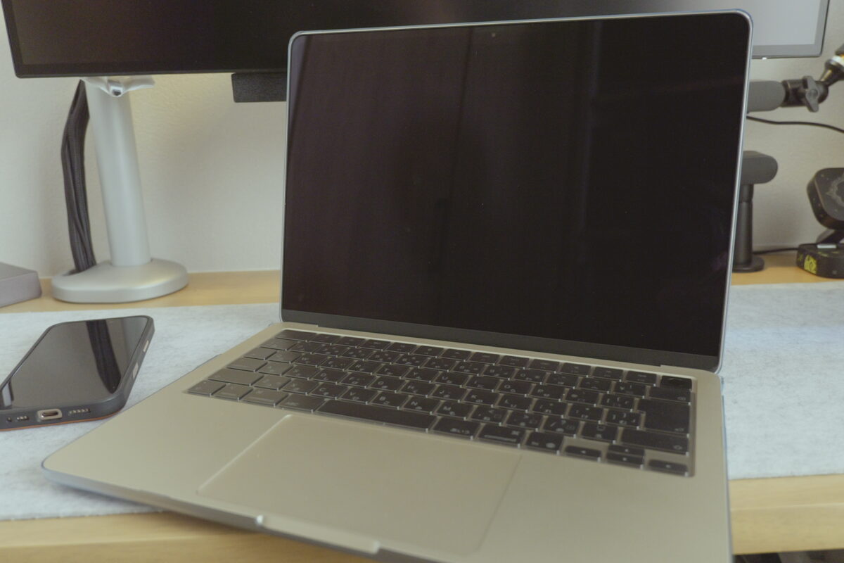 実機レビュー】MacBook Air M4 13インチ（スターライト）を使って感じ
