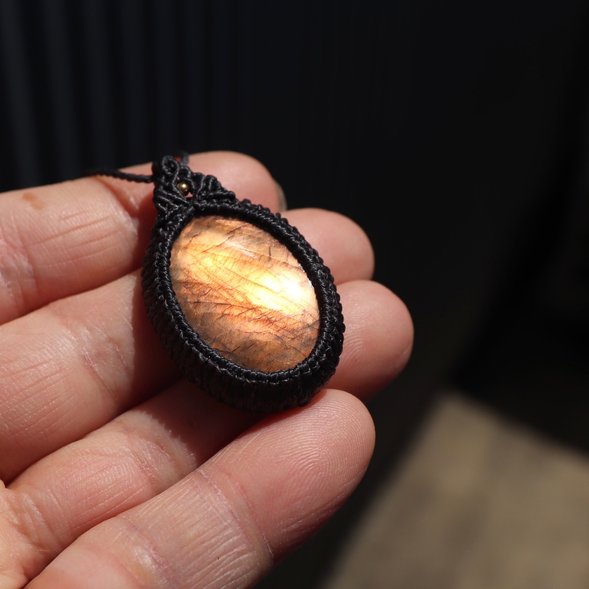 オレンジラブラドライトマクラメネックレスom18 – 天然石屋 優月堂