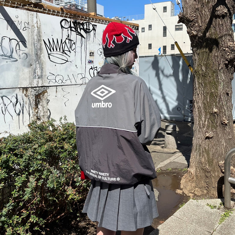 9090×Umbro City徽標尼龍夾克– YZ