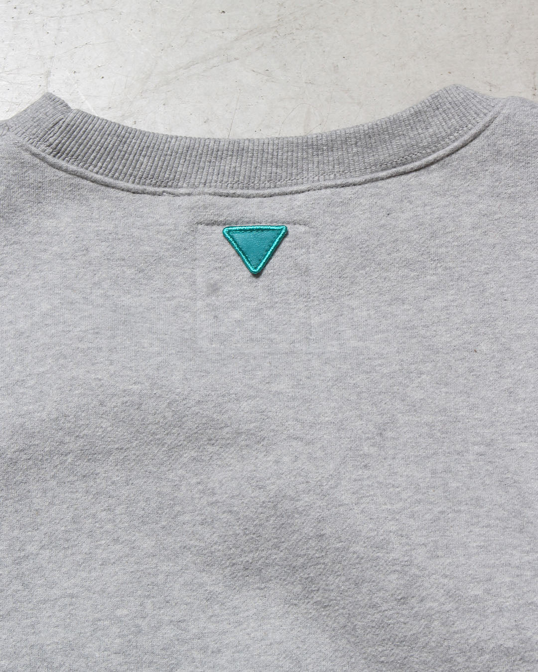 カレッジロゴトレーナー – LIBEIRO