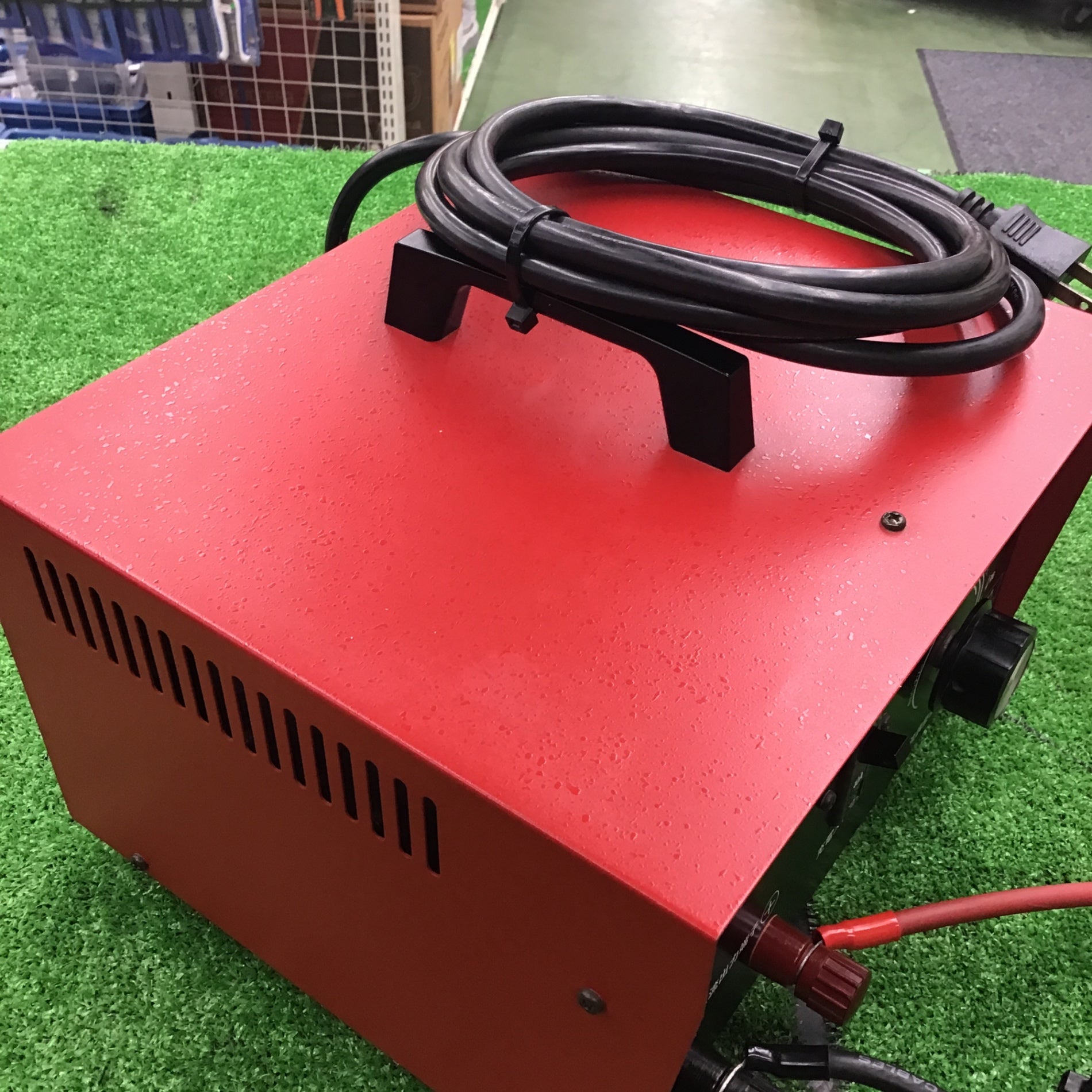 美品中古】 GSユアサ バッテリー充電器 ブースターチャージャー SP1-24