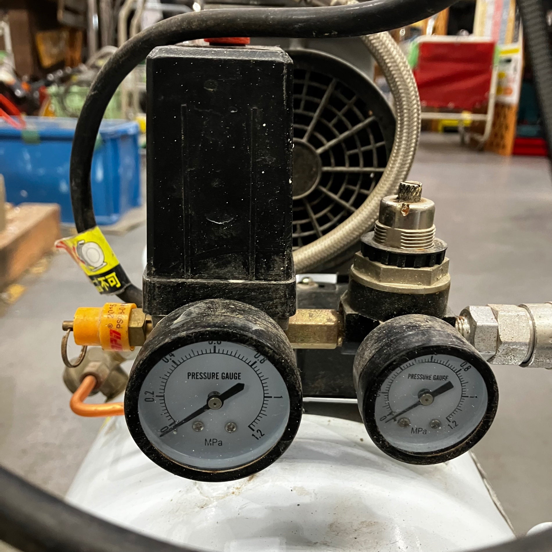 店頭受取り限定】〇高儀(TAKAGI) 静音オイルレスコンプレッサー ACP