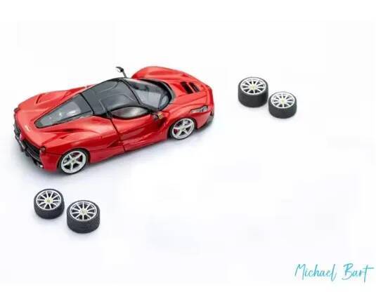 Street Buster In Stock 1:64 LaFerrari F150 Red Coupe Aperta