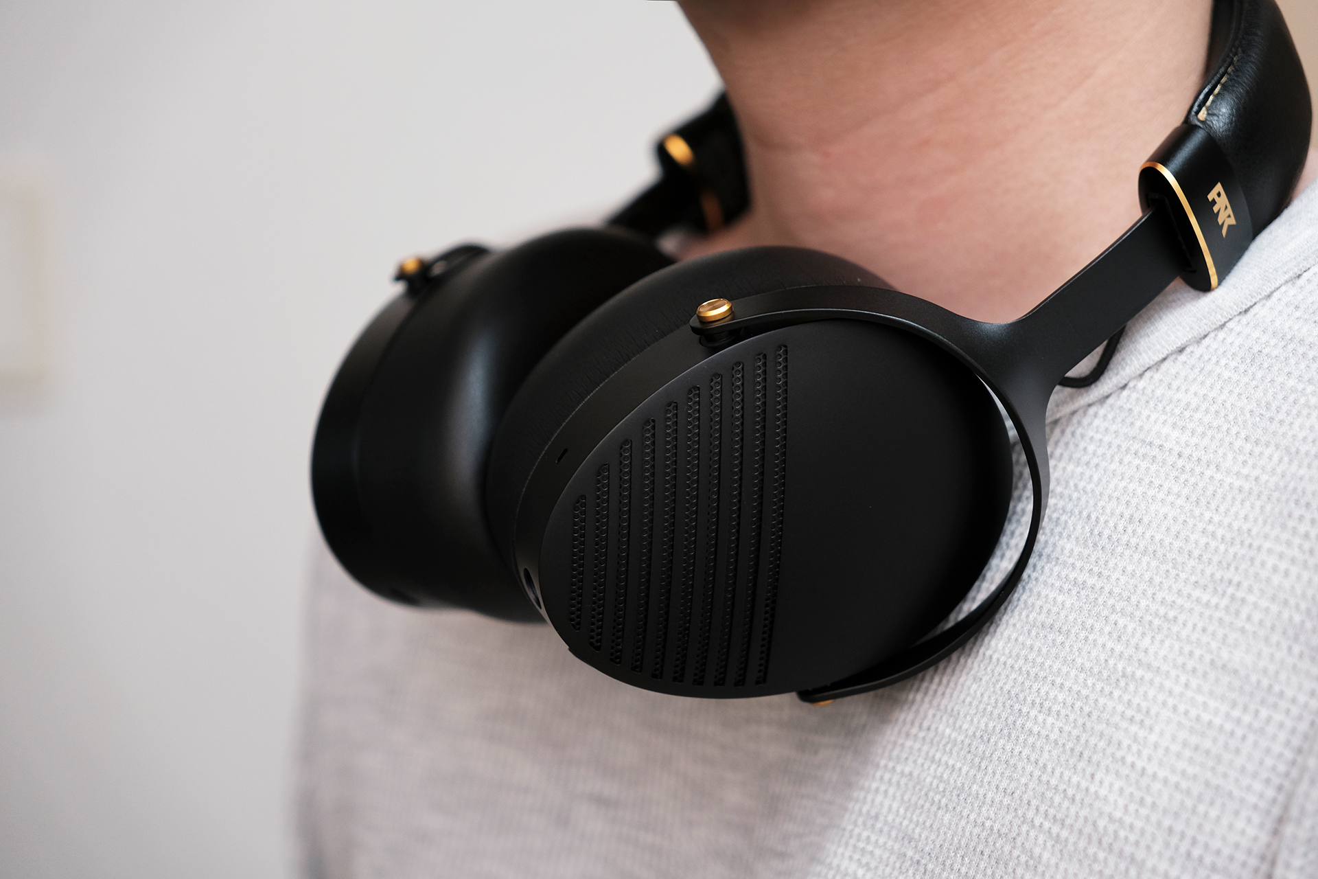 AVIOT WA-Z1PNK レビュー。さすがの高音質！有線接続もできる