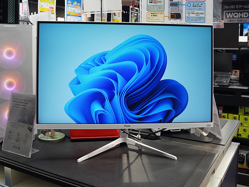 白い27インチWQHDゲーミングモニター「PX278WAVEW」、ソフマップで展示