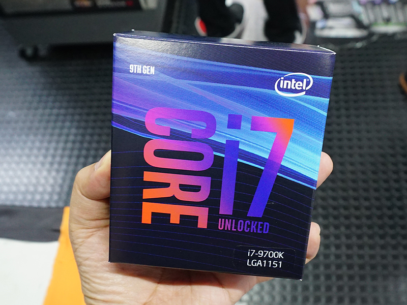 Core i7-9700Kの新ステッピング、今度はリテールパッケージが入荷