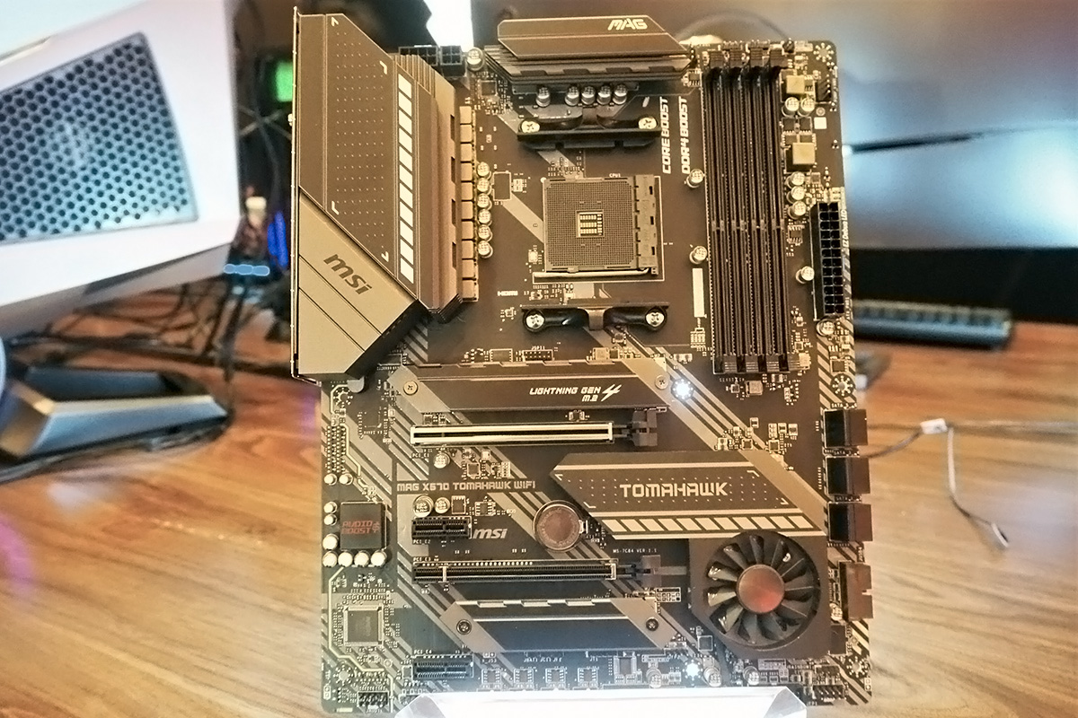 品質重視のX570搭載マザー「MSI X570 Tomahawk WiFi」が近日登場、装飾