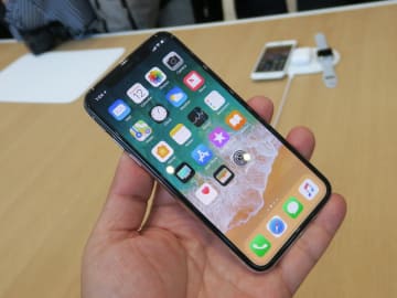 香港版のiPhone 8/8 Plusが店頭販売中、シャッター音無しのSIMフリー版
