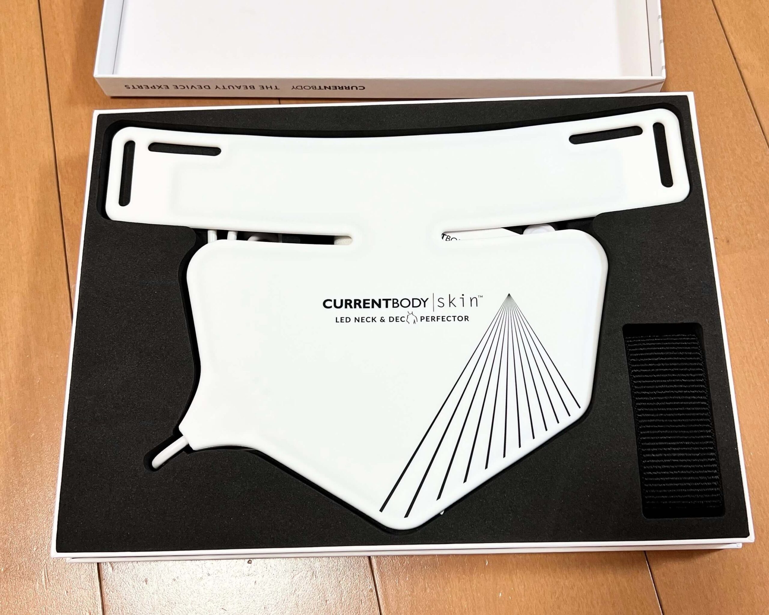 開封レビュー】カレントボディ LED4イン1マスク・LEDネック＆デック