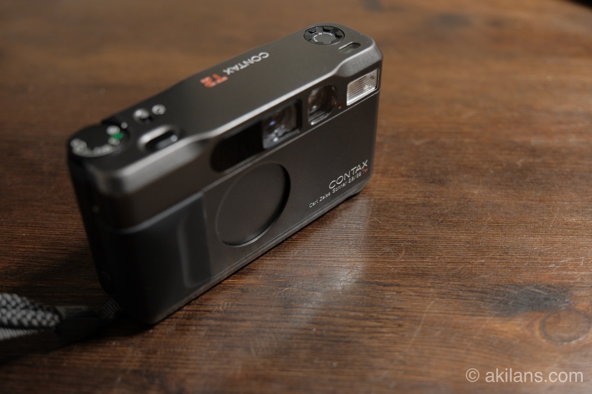 27年以上前に発売されたフィルムカメラCONTAX T2を相棒に決めた理由と